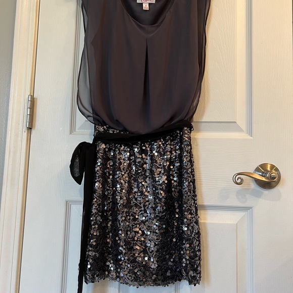 Candies size small beautiful grey dress - Picture 1 of 3